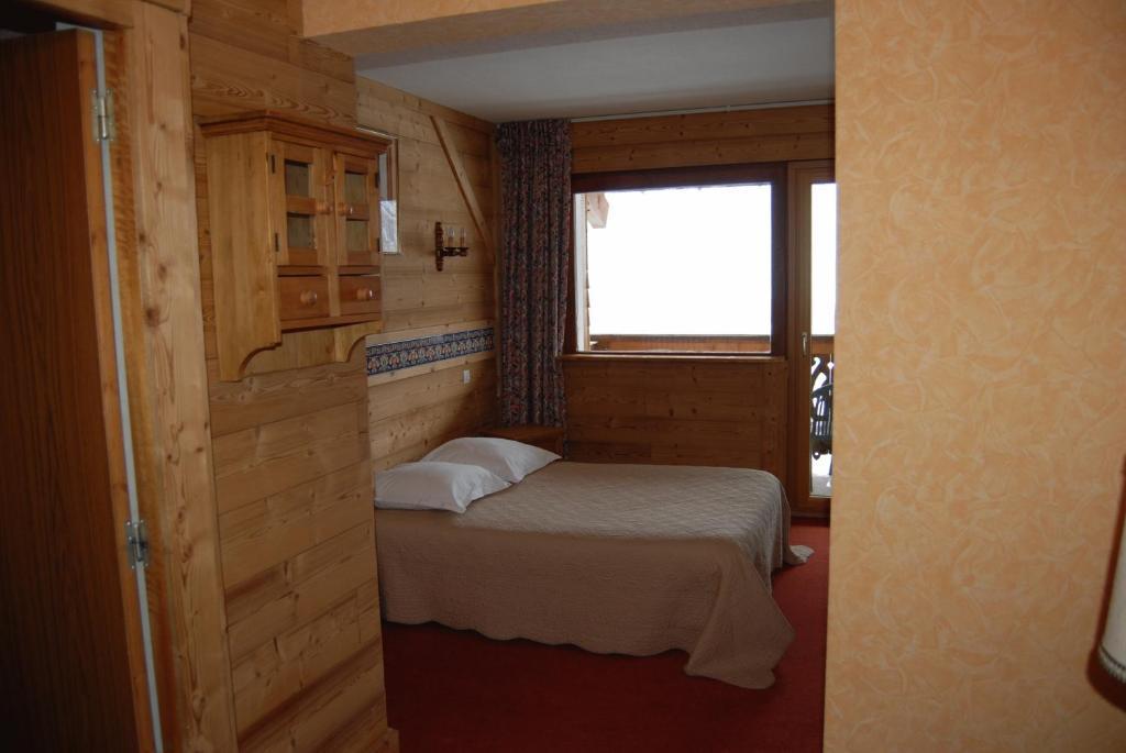 Hotel De La Couronne Mijoux Eksteriør bilde
